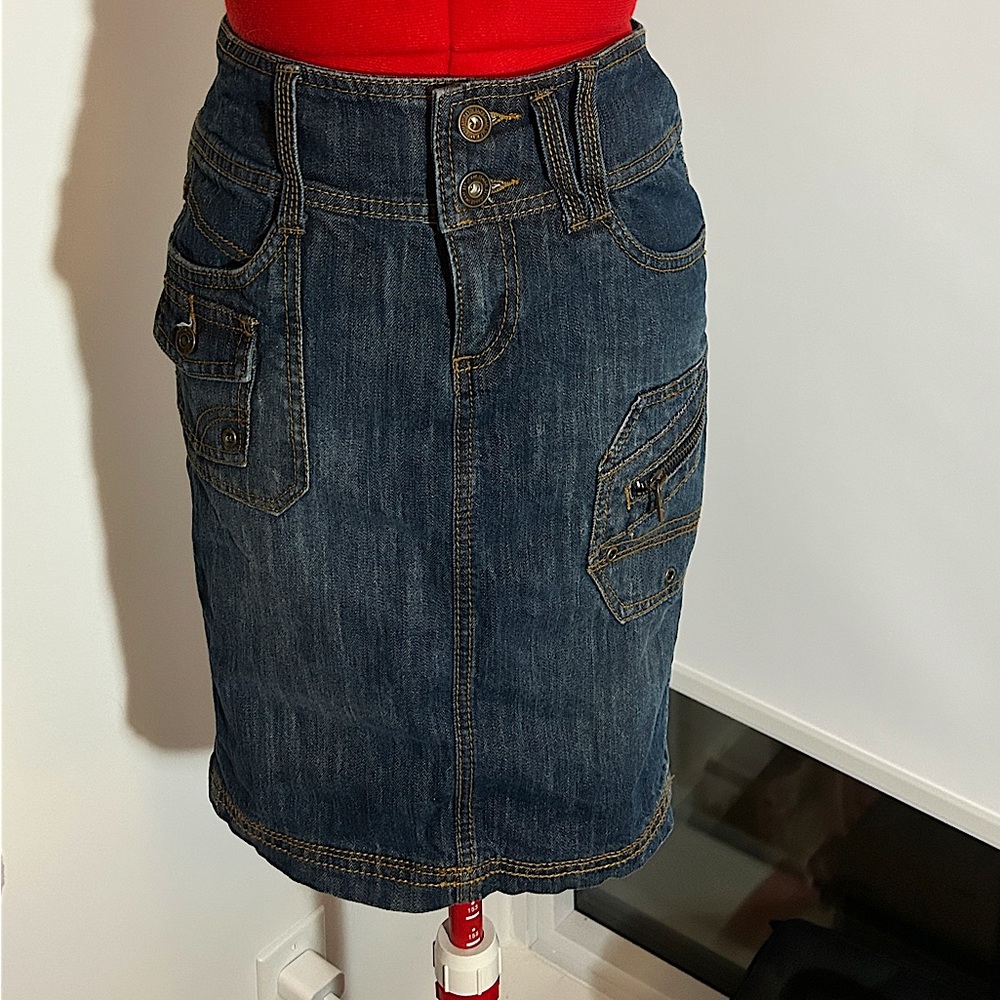 Retro denim skirt